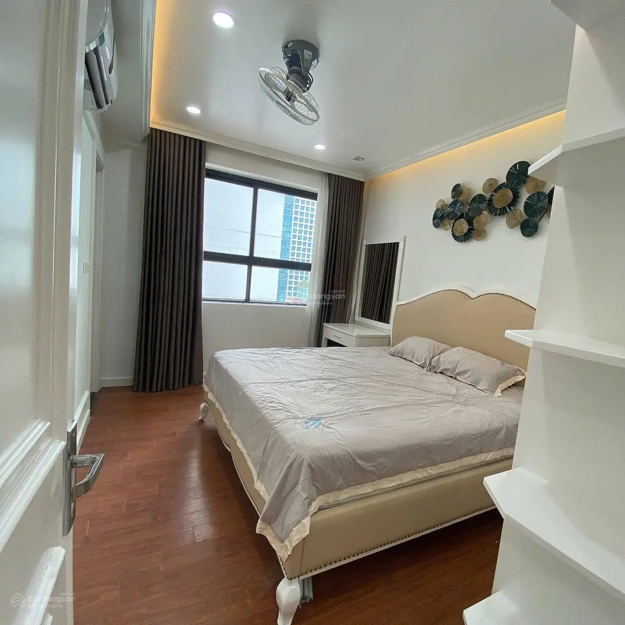 Chính chủ bán gấp căn góc 2 ngủ full đủ đồ ban công đông nam giá tốt nhất dự án HD Mon - Hàm Nghi
