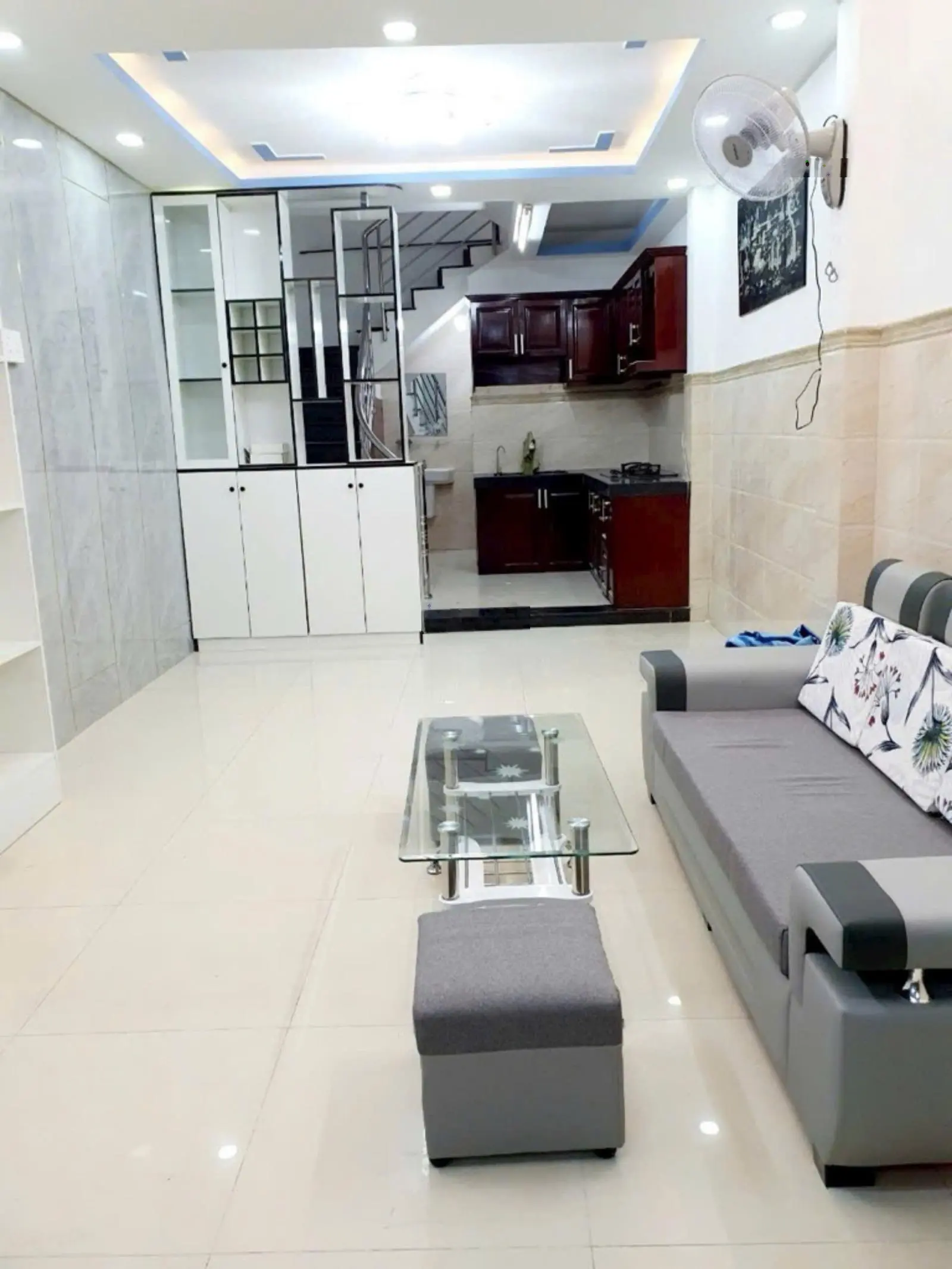 Bán nhà Tạ Quang Bửu, 52m2, ngang 4m, cách 1 căn ra mặt tiền, tặng nội thất cao cấp, đã giảm sâu