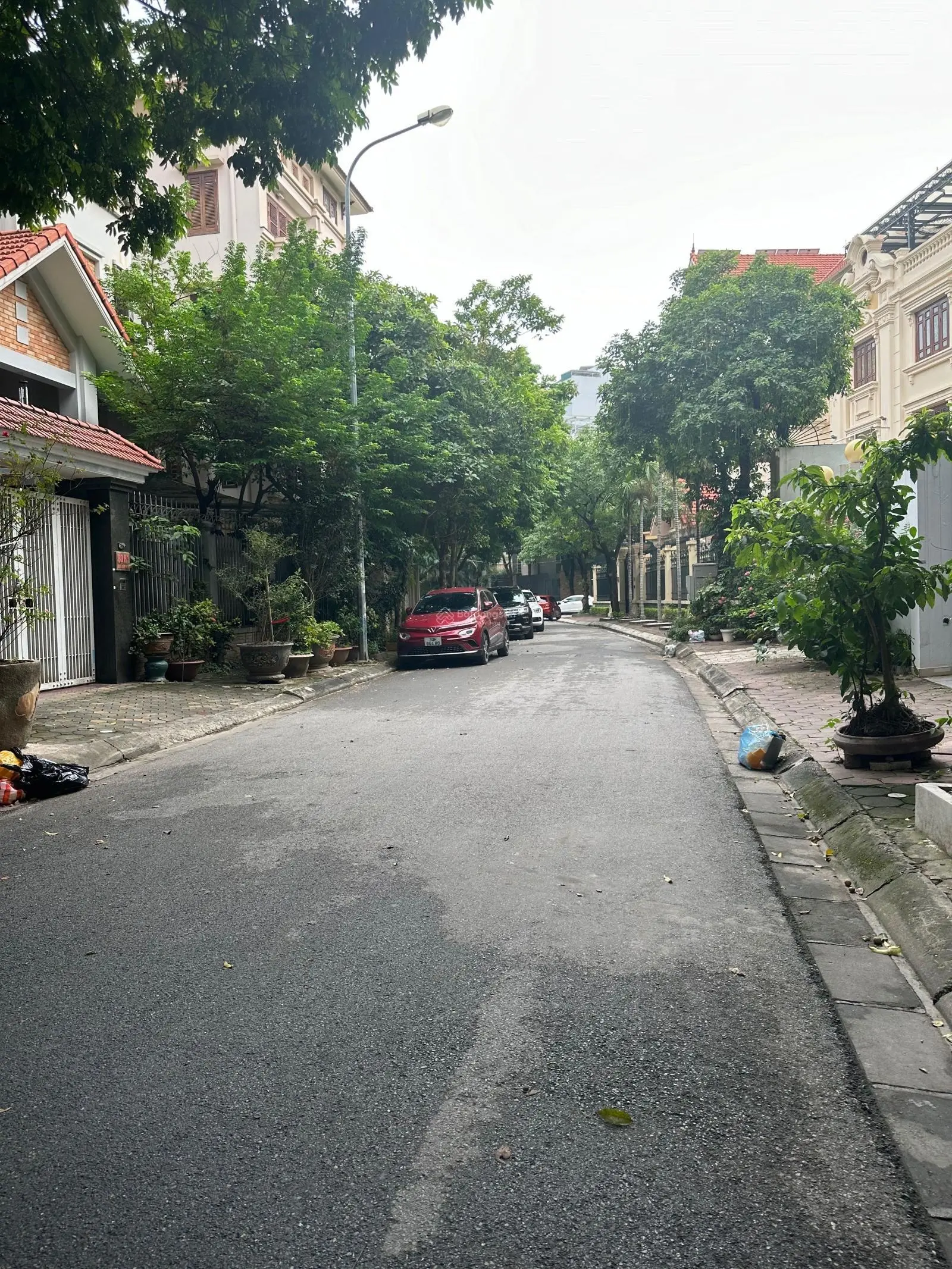 Bán BT khu đô thị Lão Thành, Trần Kim Xuyến. DT 300m2 mặt tiền 25m
