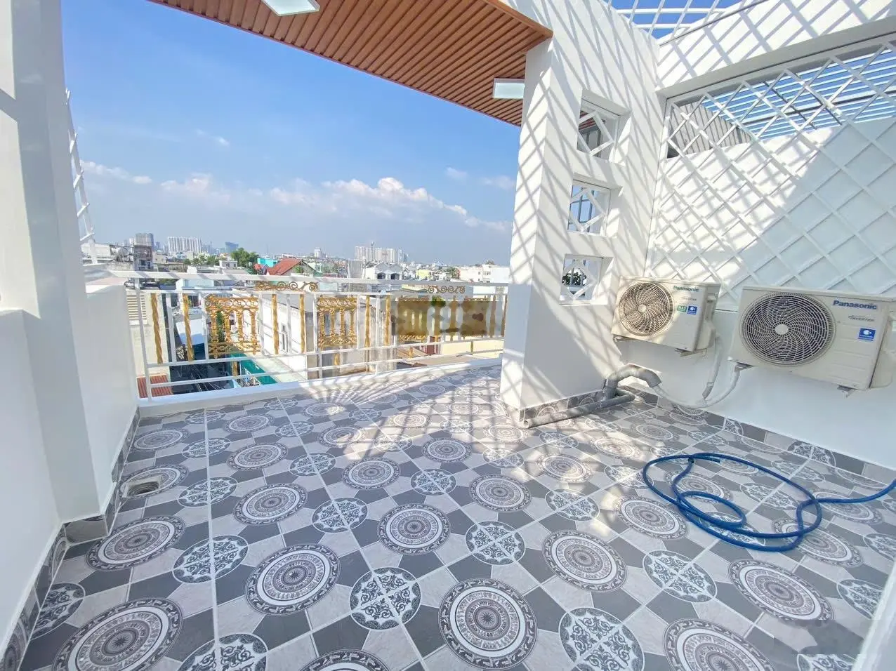 Bán nhà mặt tiền hẻm 1982 Huỳnh Tấn Phát - Thị trấn Nhà Bè 4x15m 3L, 4PN tặng full NT - Giá: 5.5 Tỷ