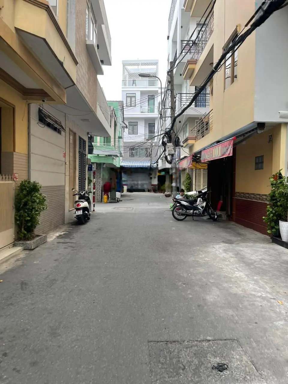 Bán nhà đường nhựa xe hơi rộng 6m thông thương