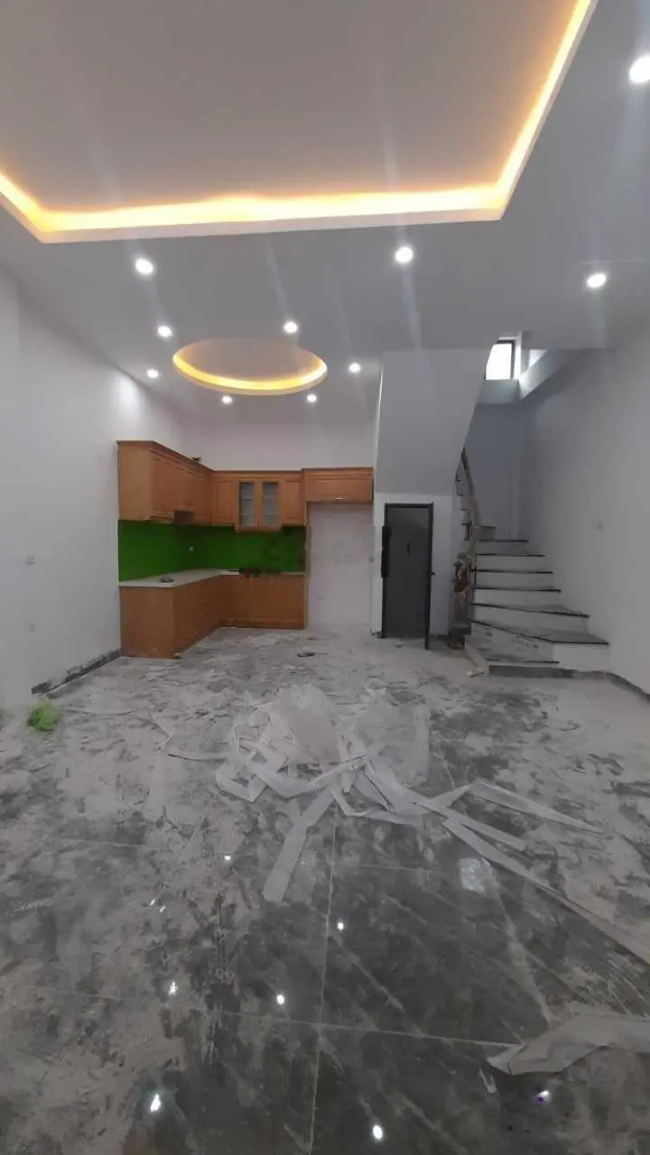 Nhà rẻ nhất Biên Giang 4t x 32m2 giá chỉ 2.5 tỷ ô tô đỗ gần 700m ra tới cầu Mai Lĩnh 2,5km bến xe