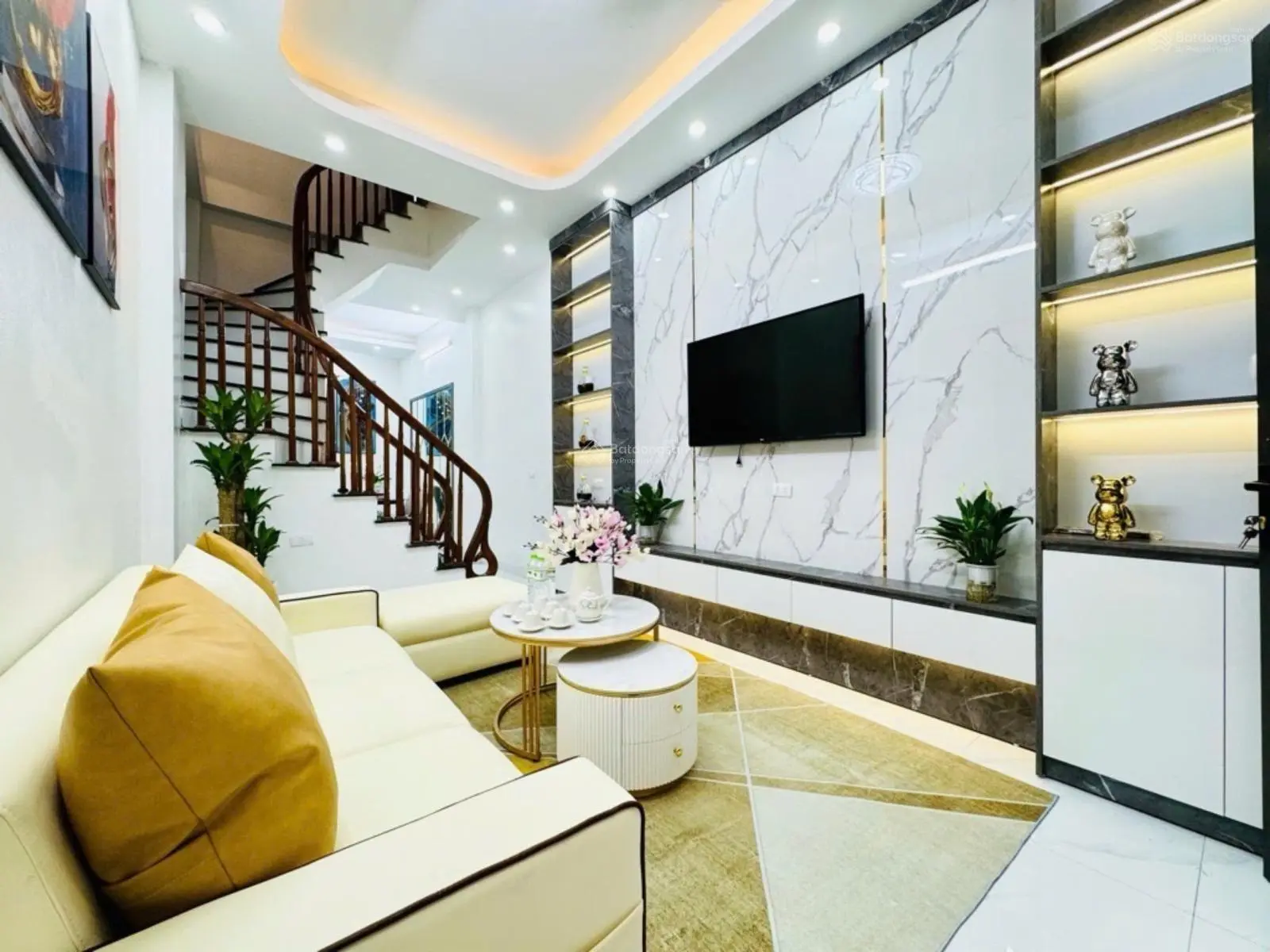 Bán nhà Thanh Nhàn - đủ nội thất - 30m2 x 4 tầng 4 ngủ - sổ đỏ vuông đẹp - hơn 4 tỷ