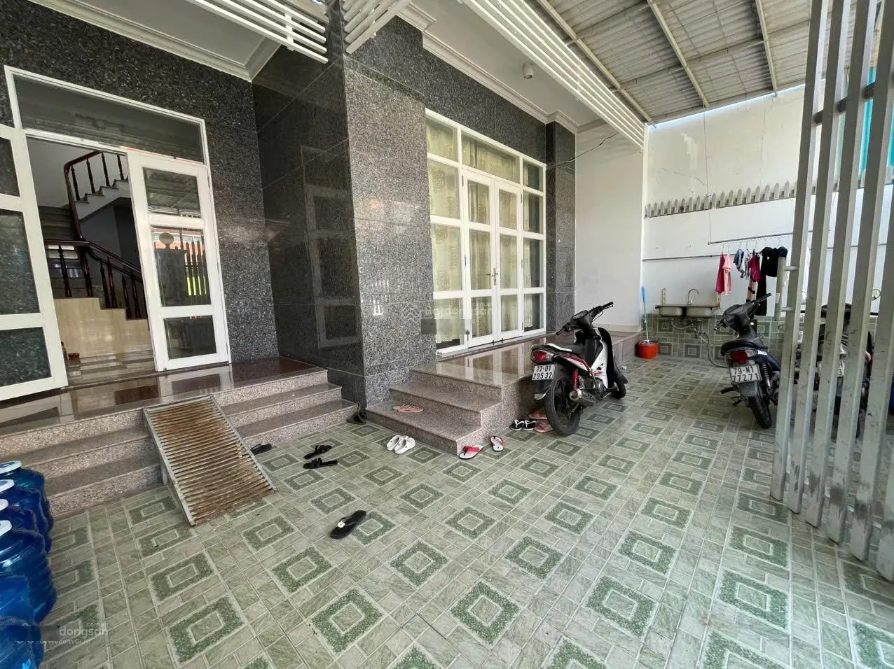 Nhà mặt tiền Tân Trào Vĩnh Nguyên cách biển 500m, dt 151m2, giá 8 tỷ 300