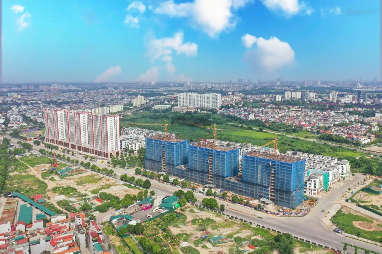 Em chính chủ cần bán nhanh 78m2 (2PN + 2VS) - giá 4,9x tỷ - Bc Đông Nam - view hồ cực đẹp