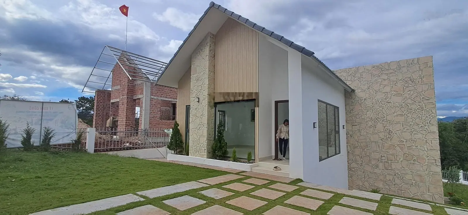 Hàng mới nhà đẹp tại Gia Lâm, 3,45 tỷ, 420m2, 2 phòng ngủ, full nội thất