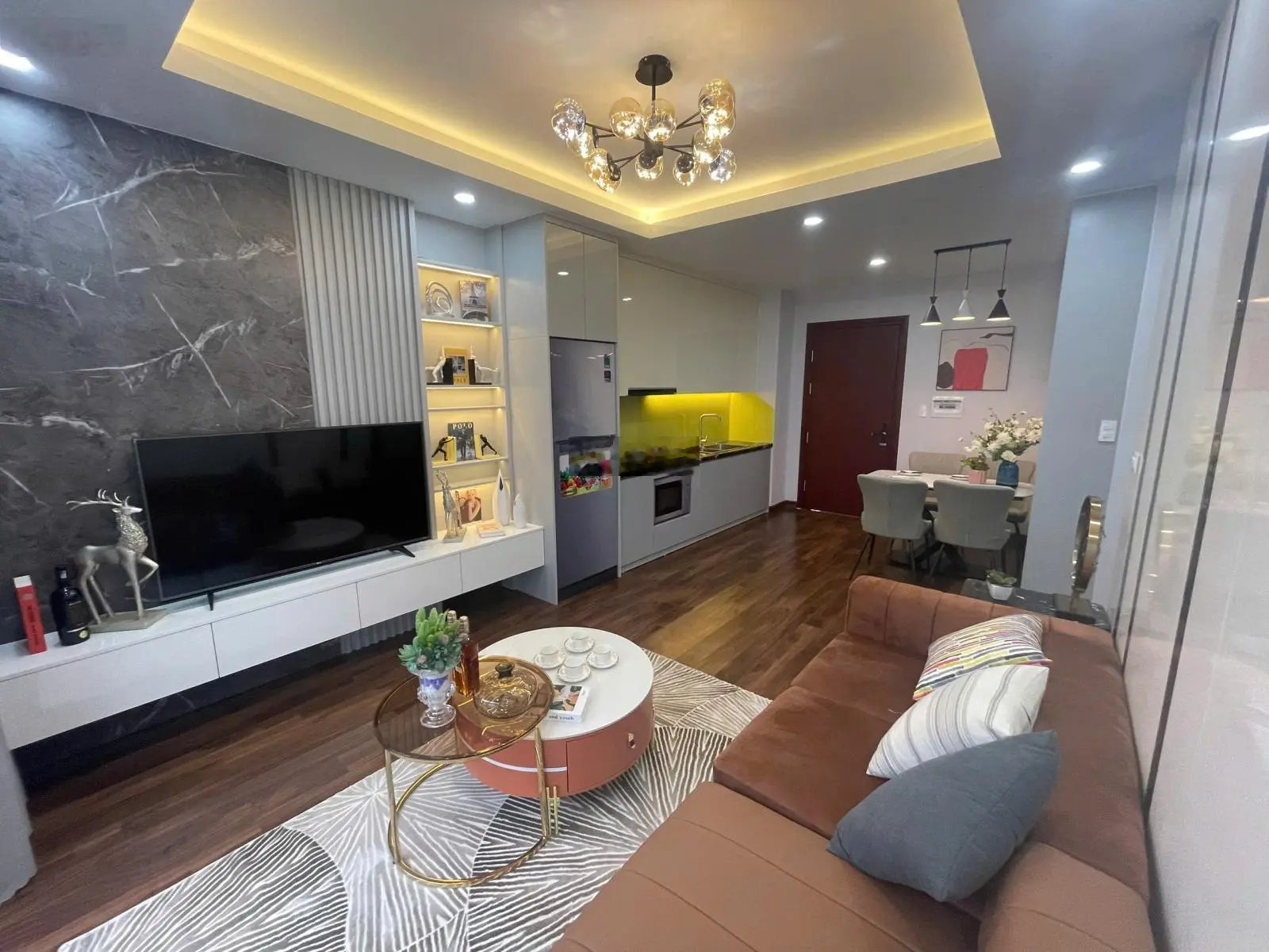 Bán căn góc 3PN 82m2 giá 1 tỷ 730, nhà mới sổ đỏ lâu dài cho thuê 10 - 11tr/tháng. Có hỗ trợ vay