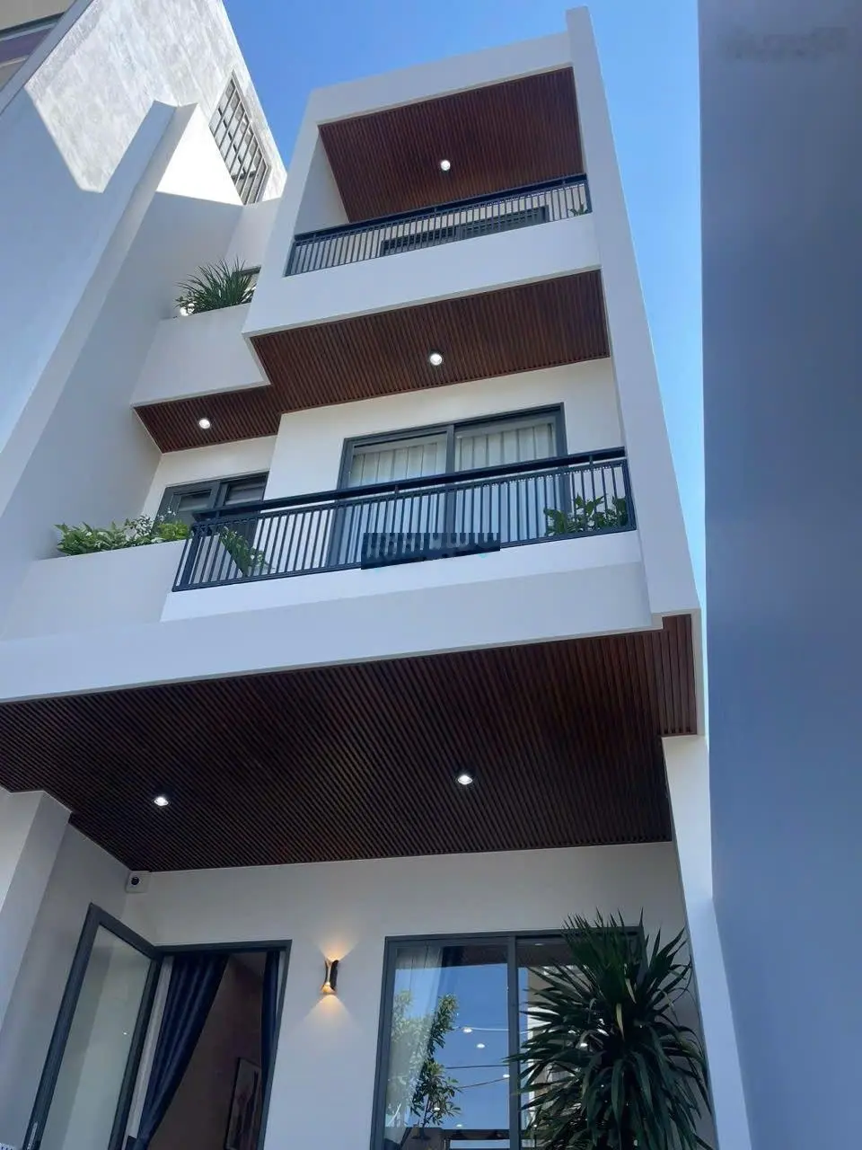 Bán nhà mới khu tái định cư p10 . Đường rộng 13 . Vỉa hè