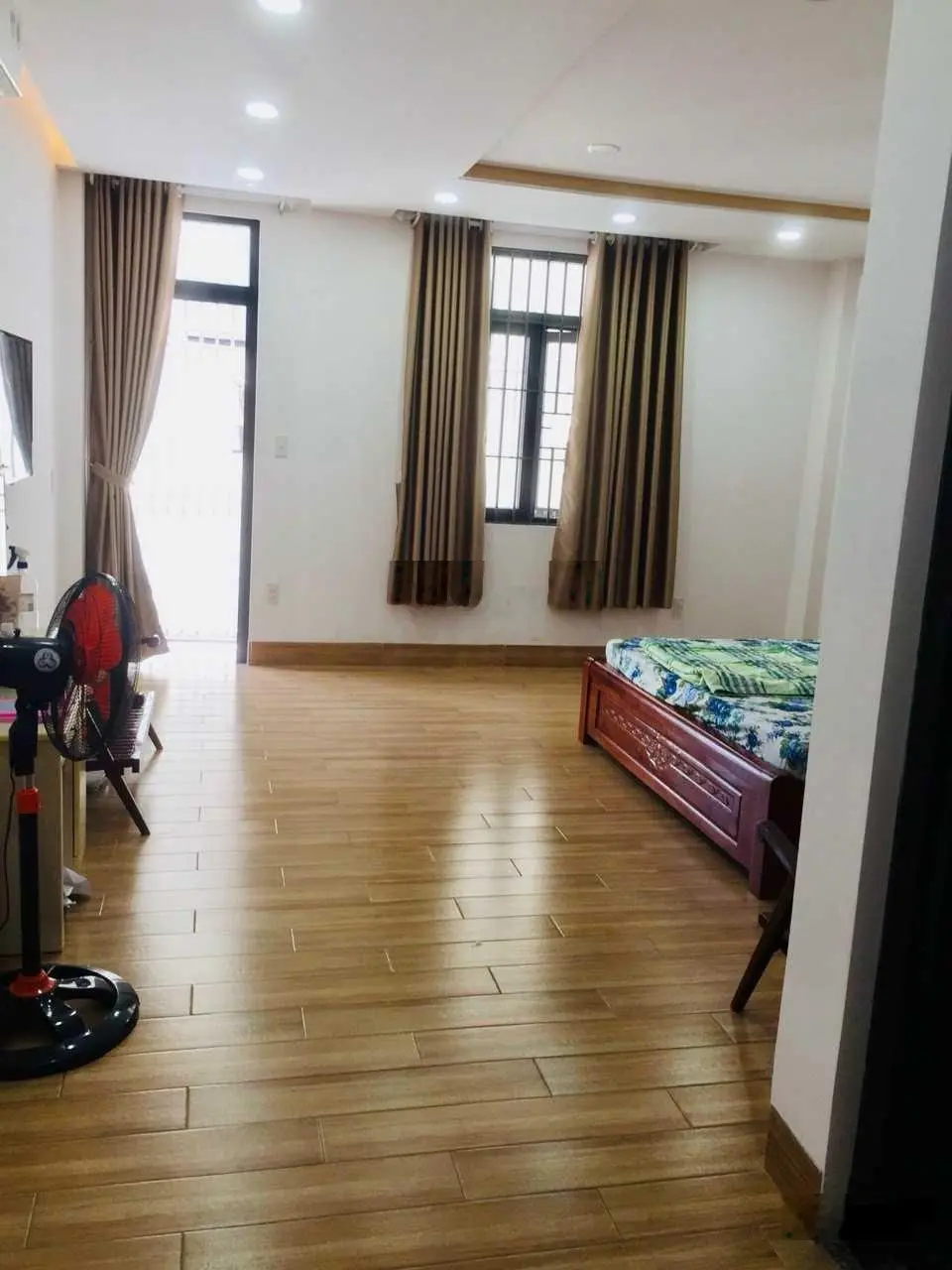 Bán nhà 3,5 tầng khu đô thị Hà Quang 1, đường Số 8