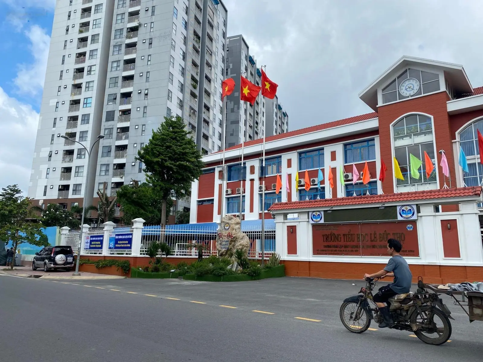 Hiếm nhà bán 5 tầng mặt tiền đường 16m gần chợ An Nhơn, kinh doanh buôn bán có vỉa hè 3,5m