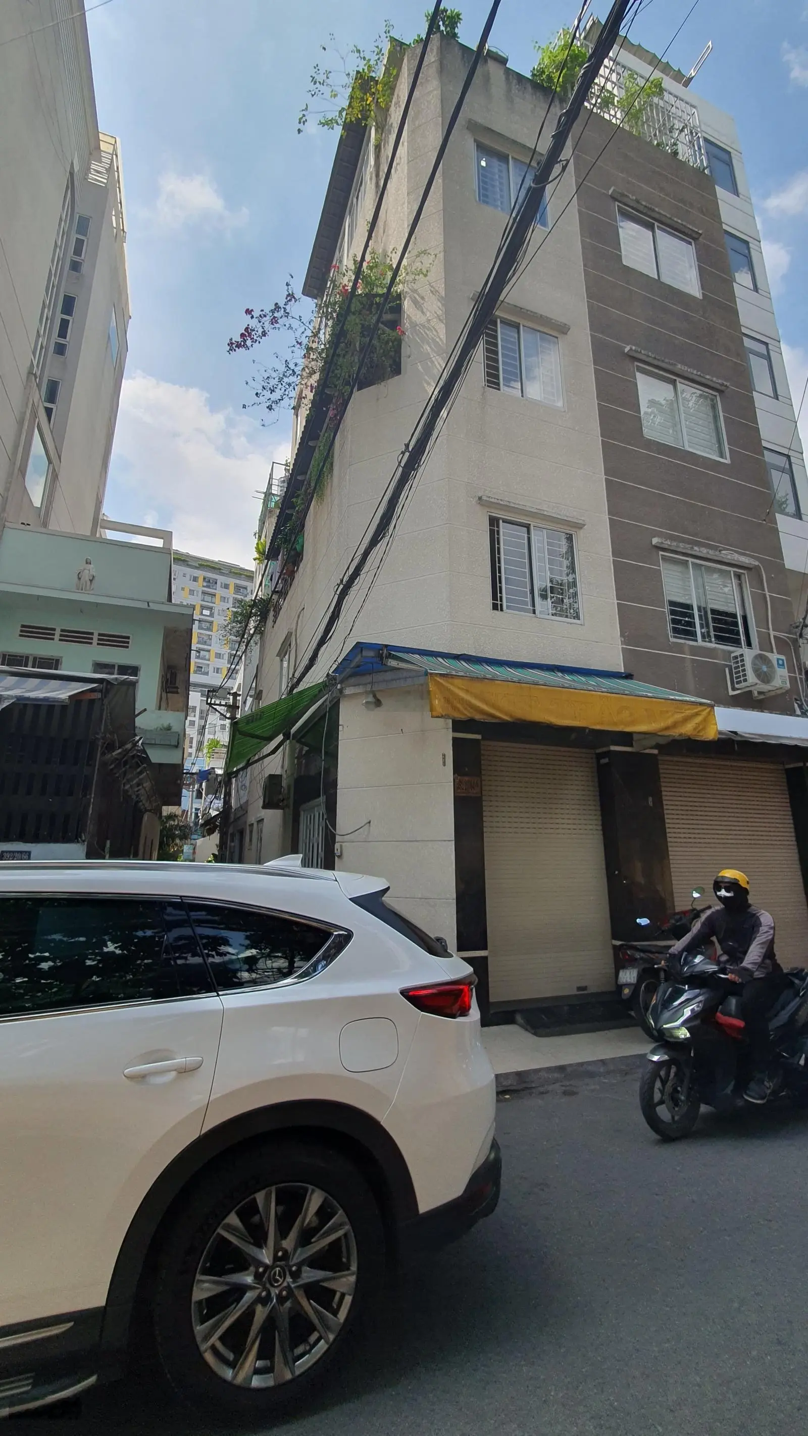 Bán nhà 392 Cao Thắng, p.12, Q.10 - cách KDC Hà Đô 5 phút, 5.4x19m, trệt + 7 tầng thang máy, 10 PN