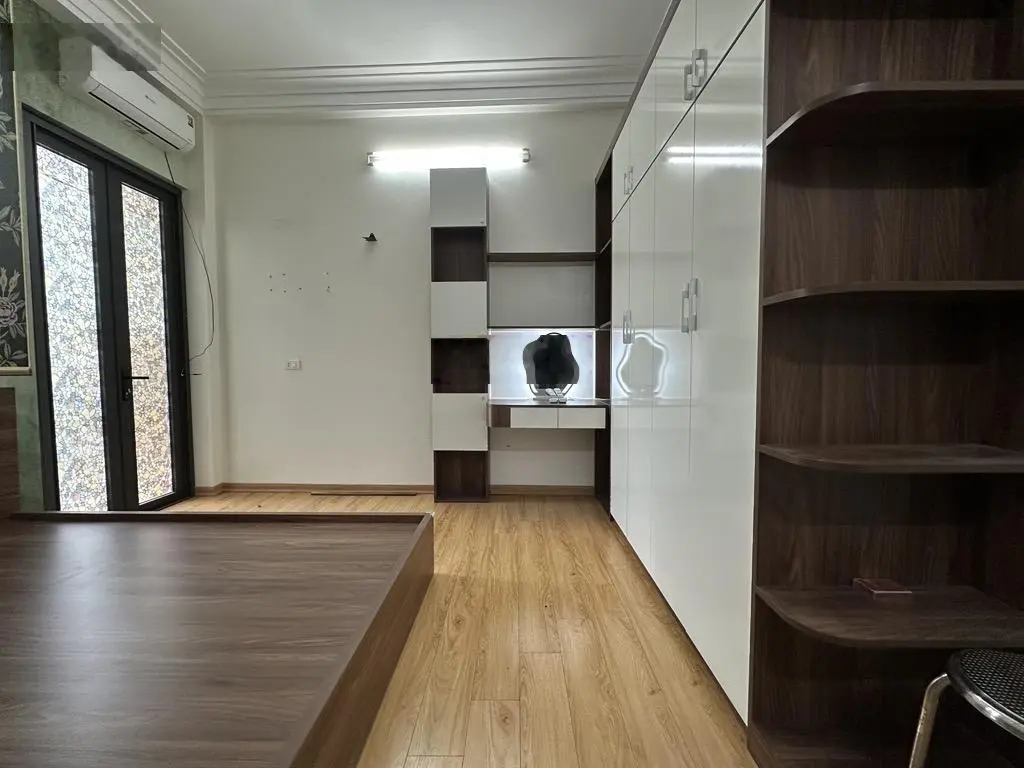 Bán nhà,Phố Đông thiên , Vĩnh Hưng , Nhà đẹp full nội thất , 43m -4 tầng - chào 6,6 tỷ còn bớt mạnh