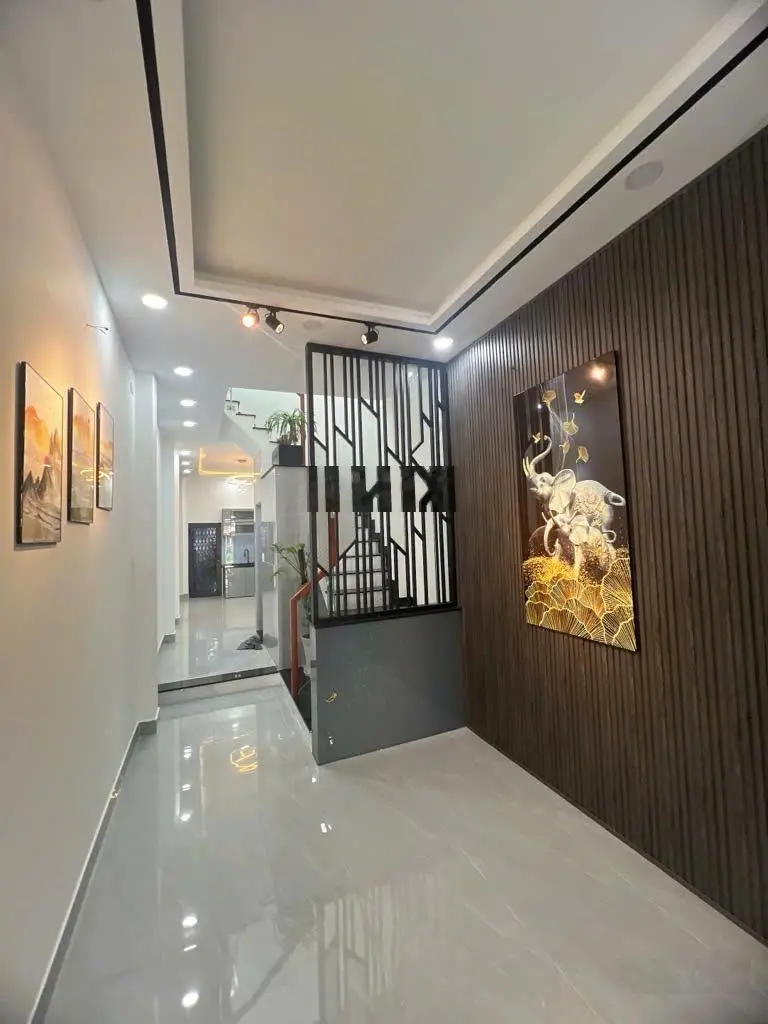 Bán gấp nhà Đẹp MT Chánh Hưng, P.Hưng Phú Q8. DT40m2. Giá chỉ 5,2tỷ.