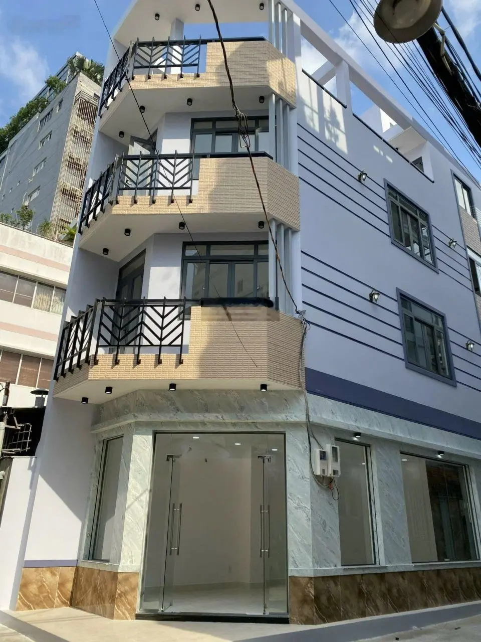 Bán tòa nhà CHDV Vip ngay Tôn Thất Tùng, P. Phạm Ngũ Lão, Quận 1, 76m2 giá 25.5 tỷ