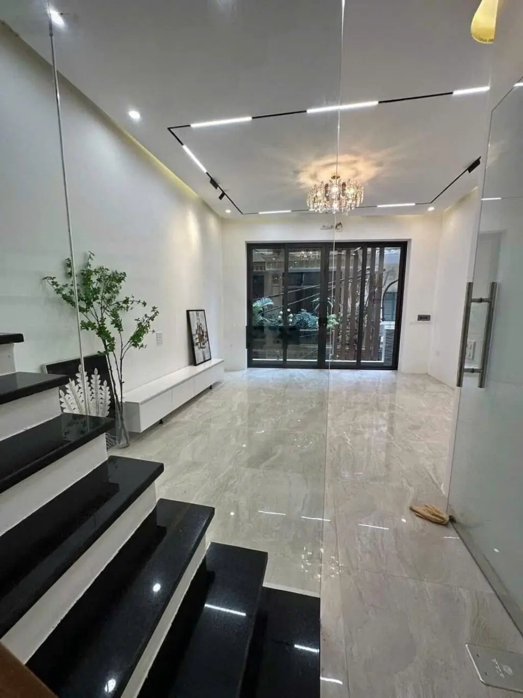 (Đẹp như Ngọc Trinh) - khu đô thị Đại Kim - kinh doanh - vỉa hè thênh thang - 75m2 - 5T - thang máy