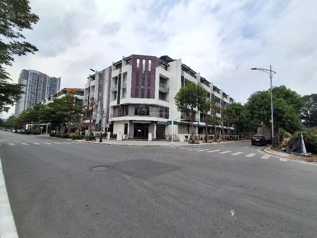 Bán LK Đức Giang, ôtô đỗ cửa, gần trường - chợ, full tiện ích