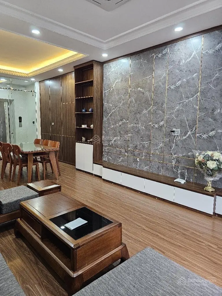 Nhà mới toanh - vị trí đẹp - gara ô tô - thang máy - hiếm
