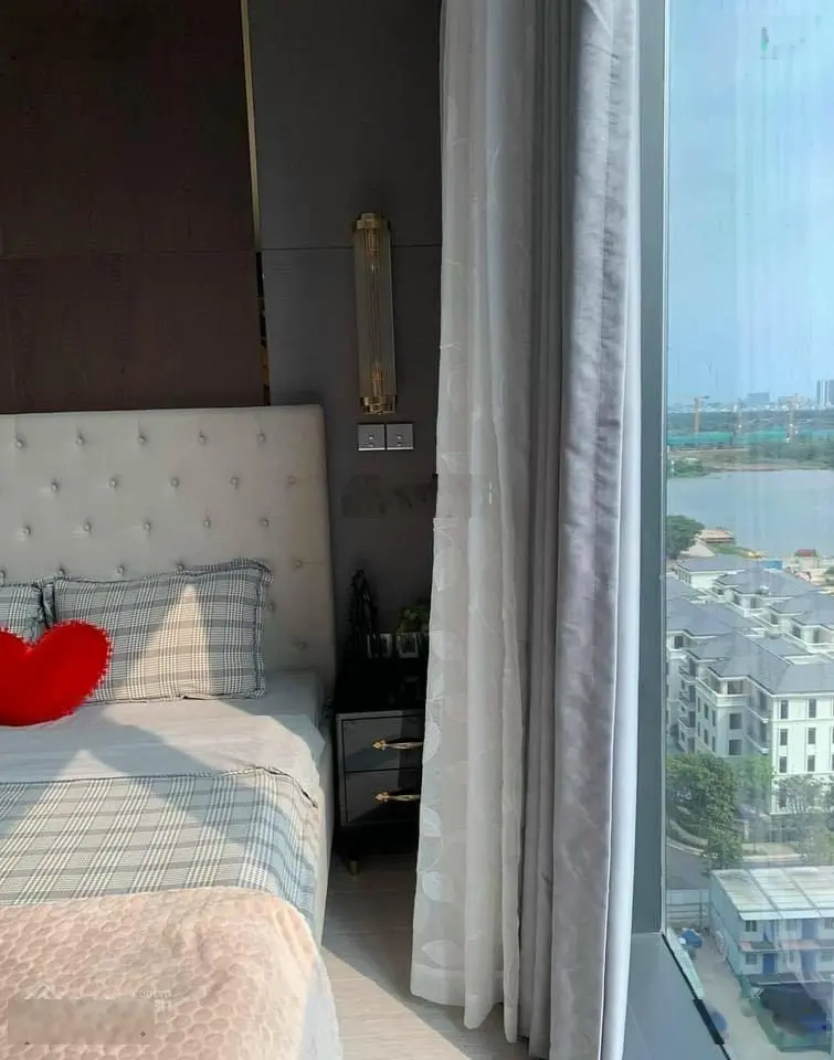 Cập nhật giỏ hàng chuyển nhượng giá tốt 3PN và 4PN Vincom Đồng Khởi Q1, DT từ 160 - 234m2. SHR