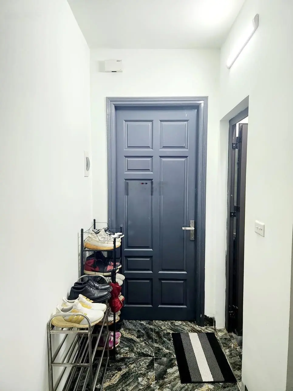 Trần Hữu Tước - 45m2x5 tầng - gần hồ - nhà khung cột chắc chắn - sổ đỏ sẵn sàng giao dịch