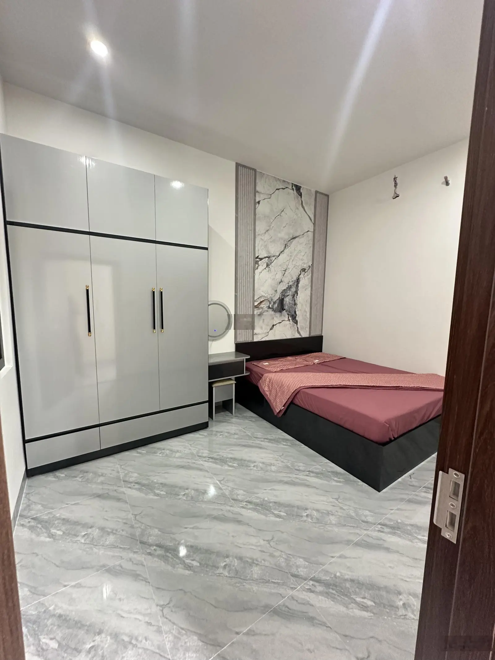 Nhà 2 tầng đẹp vừa mới hoàn thiện, full nội thất - kiệt oto hà huy tập 3,x tỷ - hoà khê - thanh khê