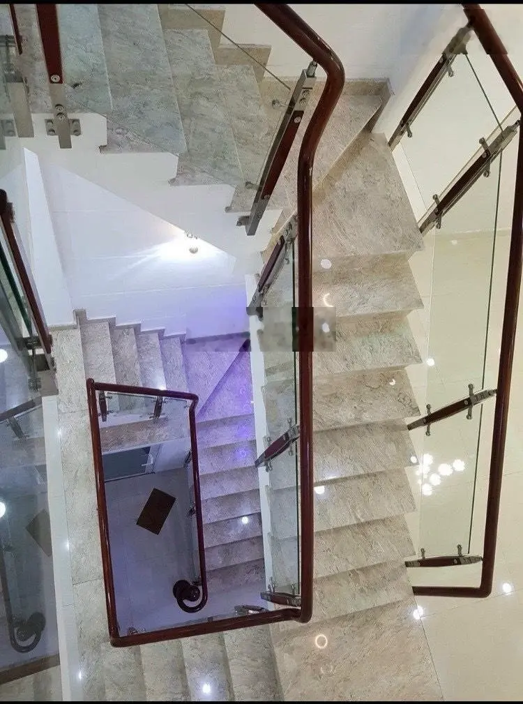 Chính chủ gửi bán căn nhà Mt đường 28 ra lê văn thịnh phường cát lái. Q2. Tp thủ Đức