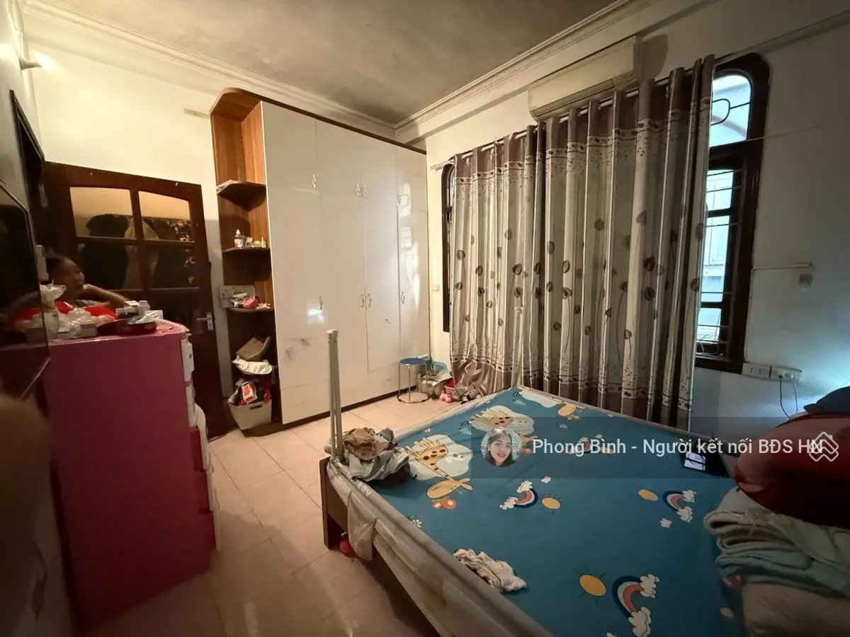 Cần tiền bán gấp giá nào cũng bán. Nhà Nguyễn Chính - Tân Mai 41m2*3T*MT4,5m. Gần phố, trk nhà 3m.