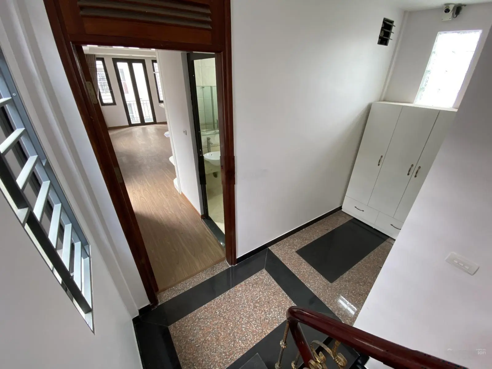Hàng mới đét F0, Nhà cực đẹp 39m2 x 6 tầng lô góc 2 mặt ngõ 3m, cạnh mặt phố Xuân Thuỷ, Hồ Tùng Mậu