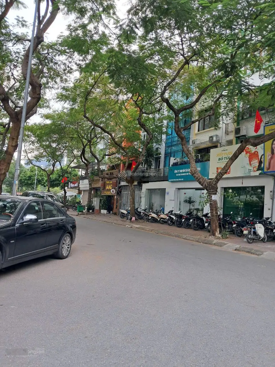 Bán nhà! Siêu phẩm Dương Khuê, Cầu Giấy 77m2, mặt tiền 8m, nhỉnh 23 tỷ, 45 chỗ, kinh doanh, vỉa hè