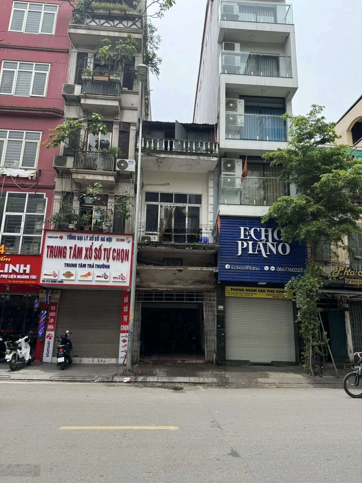 Bán mặt phố Khâm Thiên, Đống Đa: 75m, 3 tầng, MT 3,7m giá 28 tỷ.Mặt phố đẹp, kinh doanh sầm uất.
