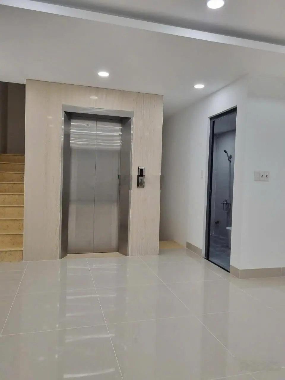 Bán toà nhà VP ngay Lương Đình Của, An Khánh kết cấu 5 tầng với 250m2 sàn giá 19,5 tỷ còn TL