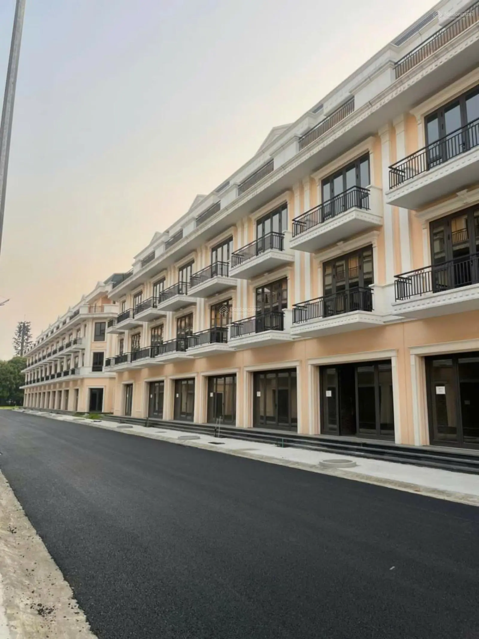 BÁN NHANH LIỀN KỀ NHÀ PHỐ THƯƠNG MẠI 4 TẦNG - 75m2 VIETSING SQUARE VSIP BẮC NINH