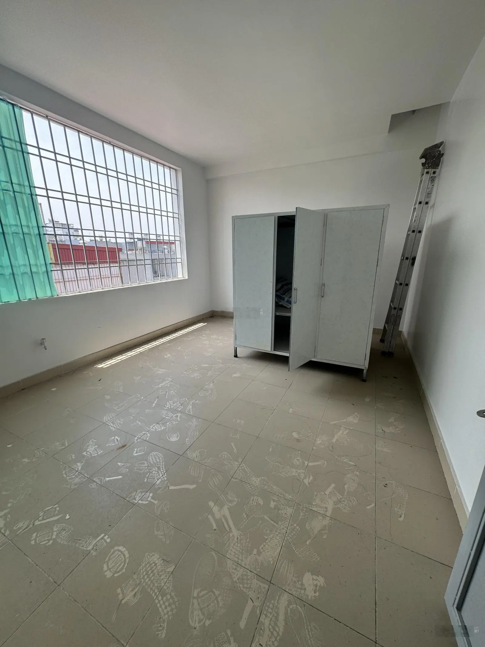 Chính chủ cần bán nhà 4 tầng Lực Hành, Hải An ô tô vào nhà DT: 65,6 m2 (ngang 4m) nở hậu