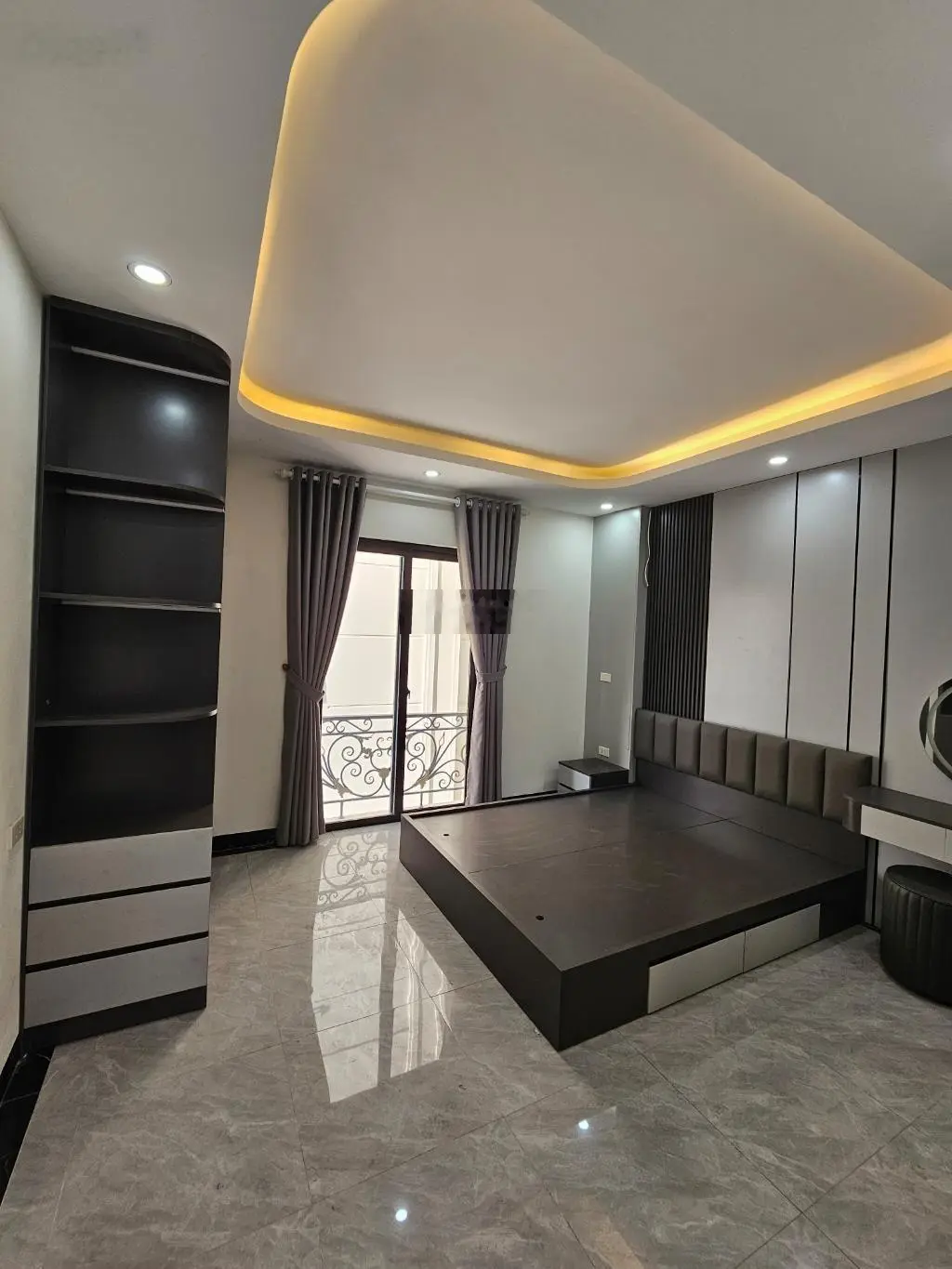 Bán nhà thượng thanh,32m_mt4m,3ngu,phun nội thất,ô tô đỗ cổng,5xty