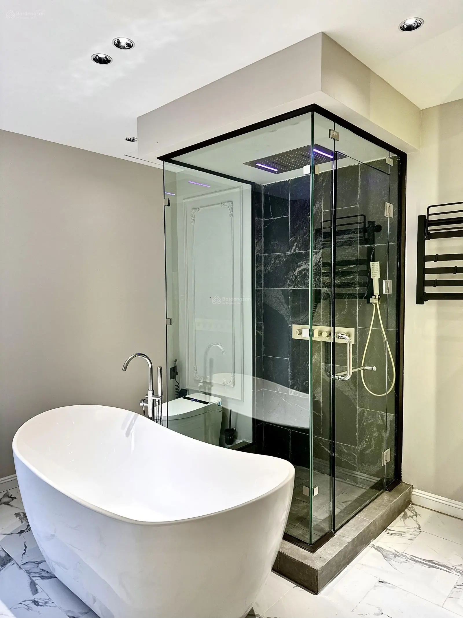 Siêu phẩm cực đẹp không điểm chê trung tâm vườn hoa Máy Tơ - Ngô Quyền, full nội thất, cực thoáng