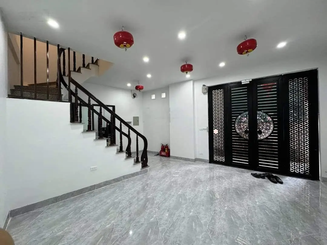 Bán Gấp nhà siêu hiếm Trần Quốc Vượng. 47m2 x 6 tầng mặt tiền 9.4m 9 phòng khép kín full nội thất