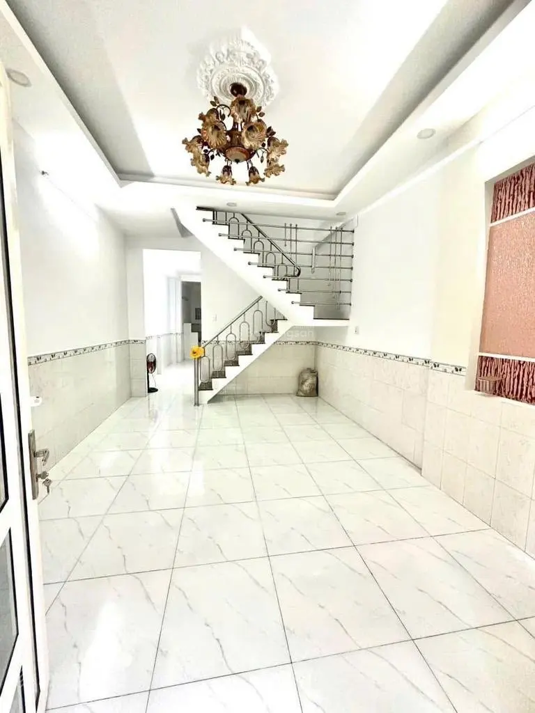 Bán NHANH đường Đoàn Văn Bơ nhà 2 tầng BTCT DT71.1m2 còn Thương Lượng.