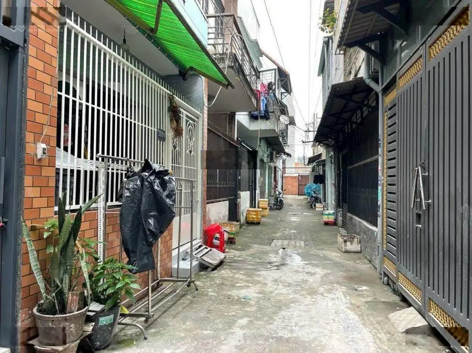 Nhà Ao Đôi, Bình Tân. Lửng ĐÚC. DT: 3x10m (2PN), SH Hoàn Công. Giá 1,8 tỷ