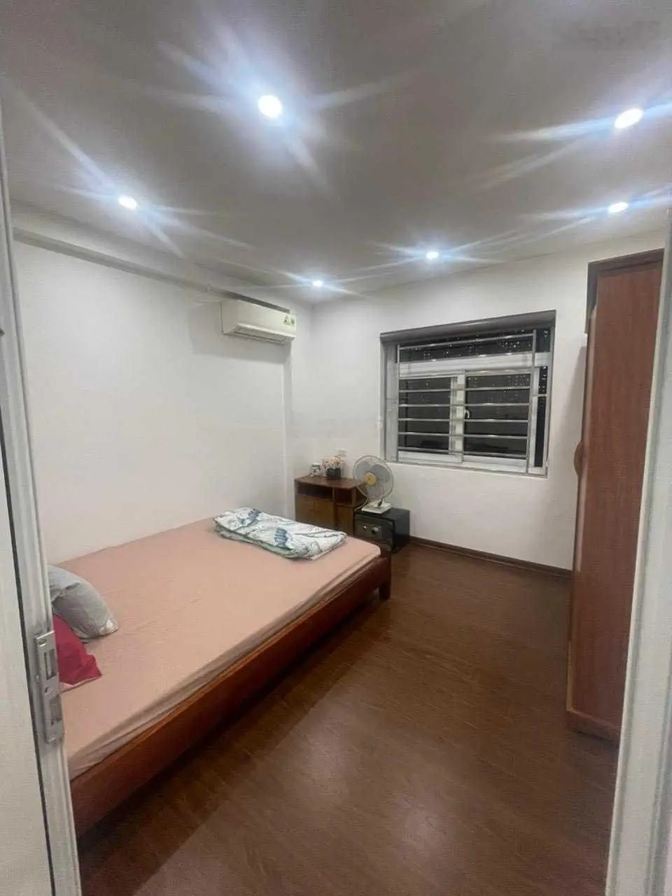 Bán căn hộ chung cư VP3 Linh Đàm có 3 phòng ngủ sổ đỏ 101m2