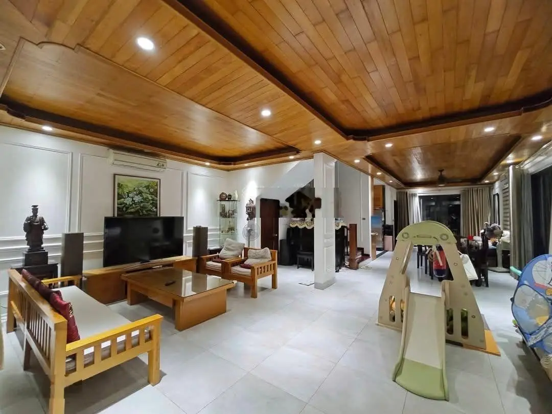 Bán bt gamura. lô góc 3 thoáng, dt,191m x 4 tầng. 5 ngủ. wieu vườn hoa. sổ vuông. giá, 59 tỷ