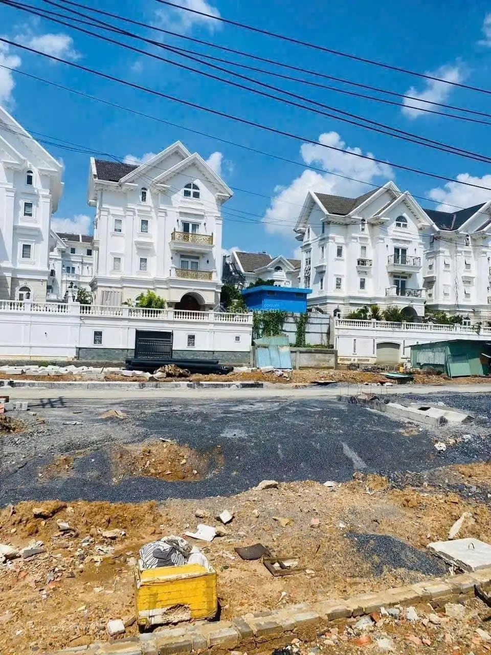 Cần bán nhà mặt tiền Dương Quảng Hàm, nhà 2MT, đối diện khu Citiland, 5.8x23m, giá 21 tỷ TL