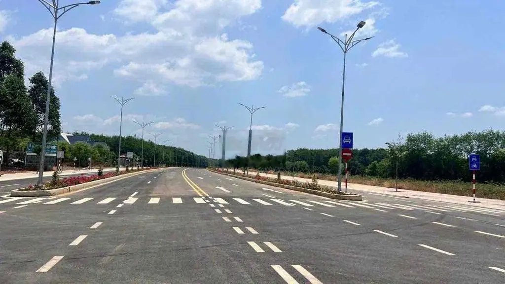1000m2 - 100mtc . Ngang 10m mặt tiền tuyến số 1 . Giá chính xác 395tr