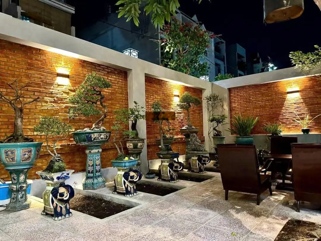 Siêu phẩm biệt thự sân vườn 375m2 - khu phân lô hiện đại - ngay ngã 4 thủ đức lh 0918042143