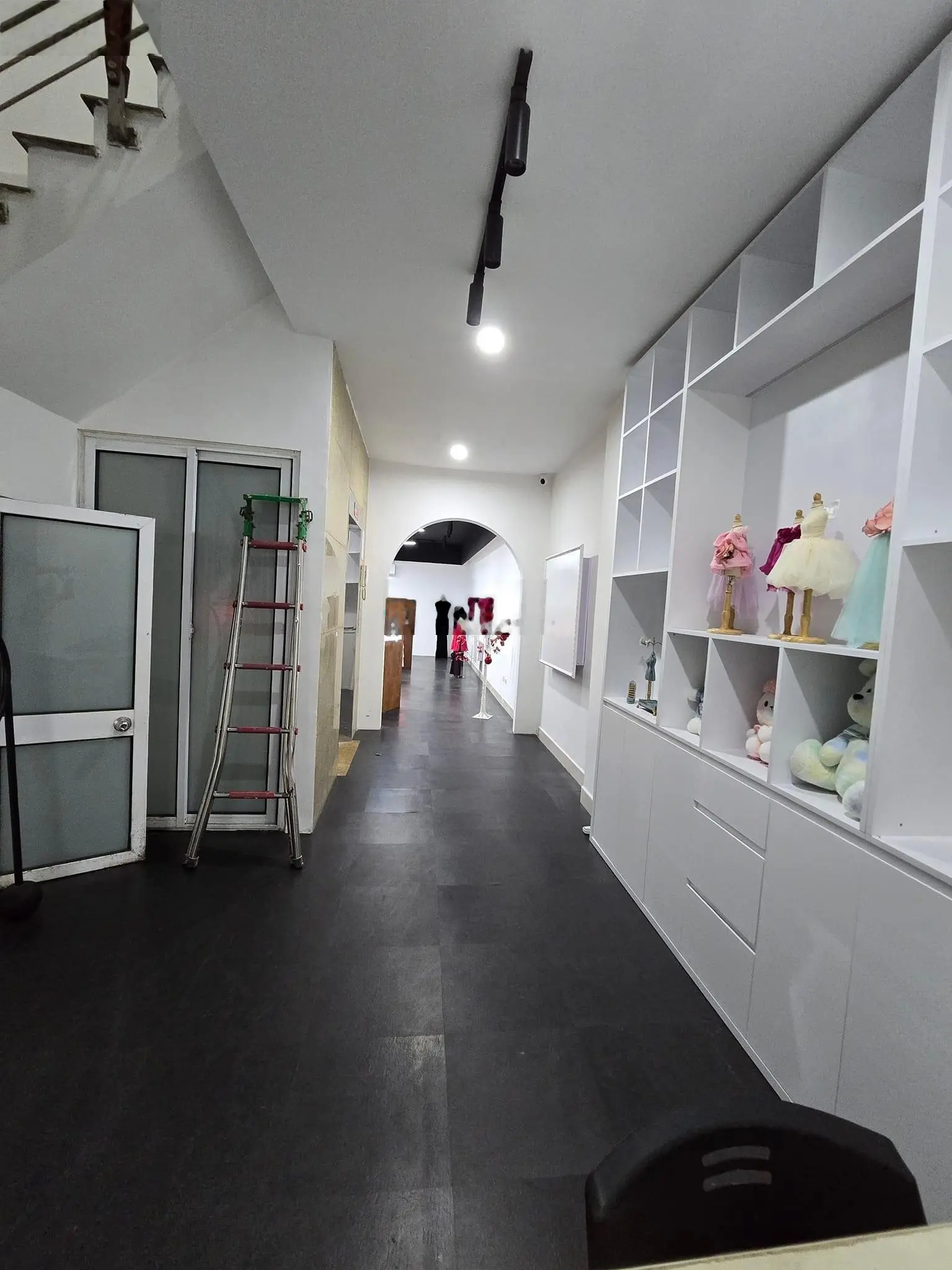 Bán nhà mặt phố thái hà - vip đống đa- thông sàn - kinh doanh sầm uất - thang máy - sổ nở hậu