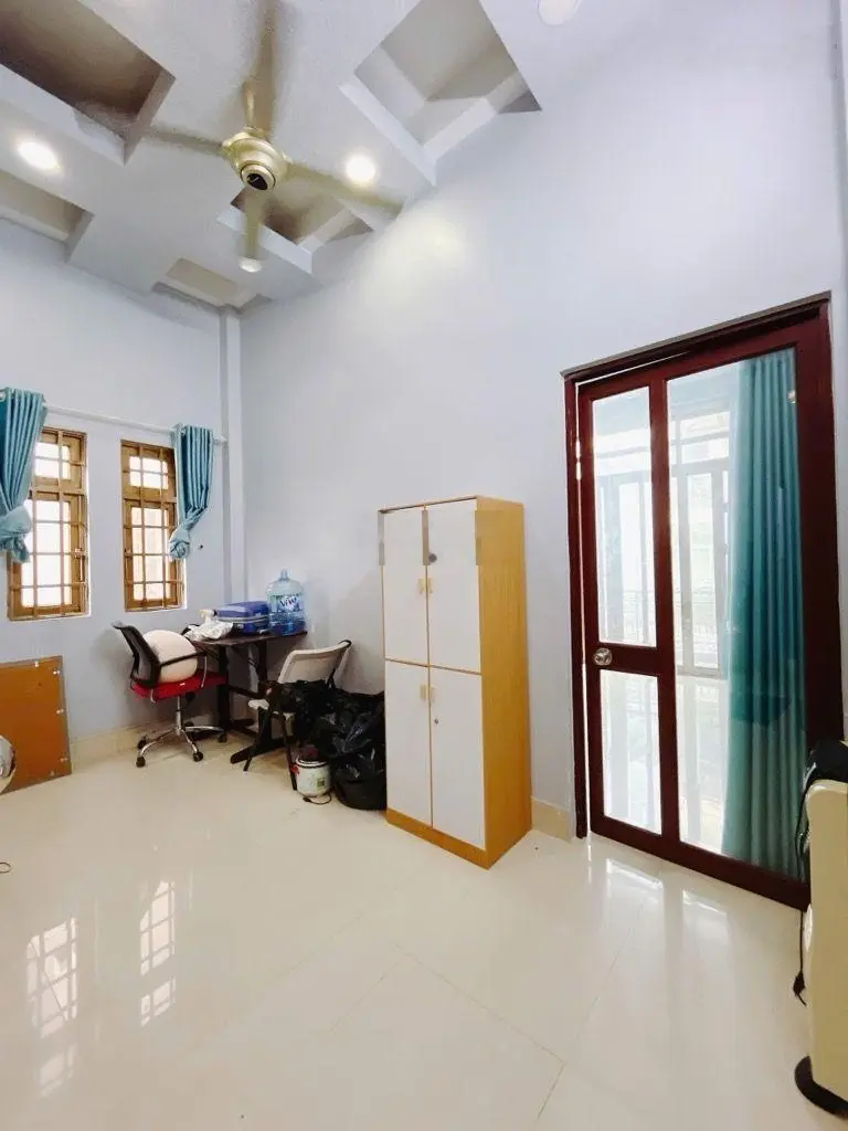 Xe hơi đậu trong nhà 4 tầng btct 60m2- 4,4*14- huỳnh tấn phát q7- chỉ nhĩnh 6 tỉ còn