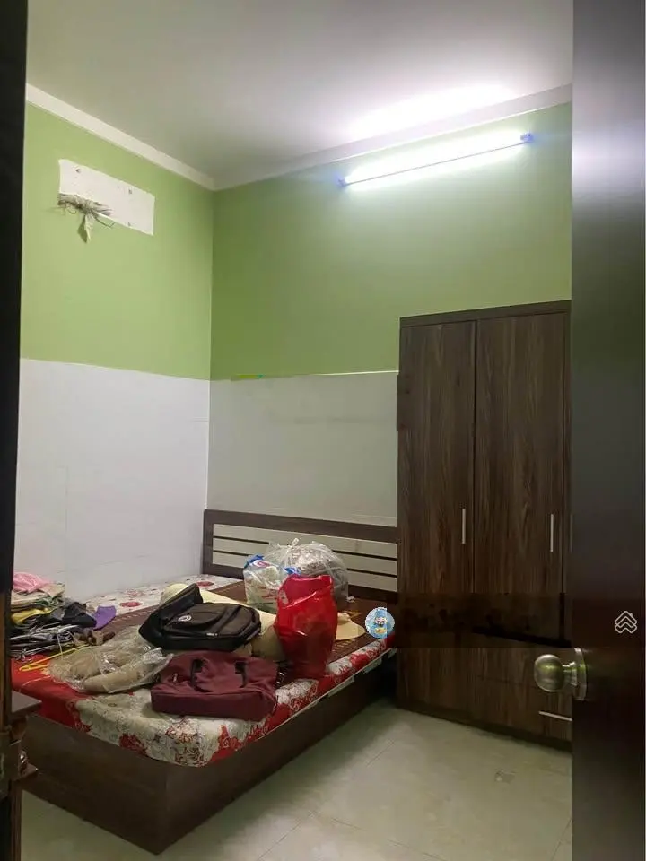 Bán gấp nhà 2 tầng- 120m2 ngộp bank - lã xuân oai quận 9 giá chỉ 4,5 tỷ - lh 0764751240