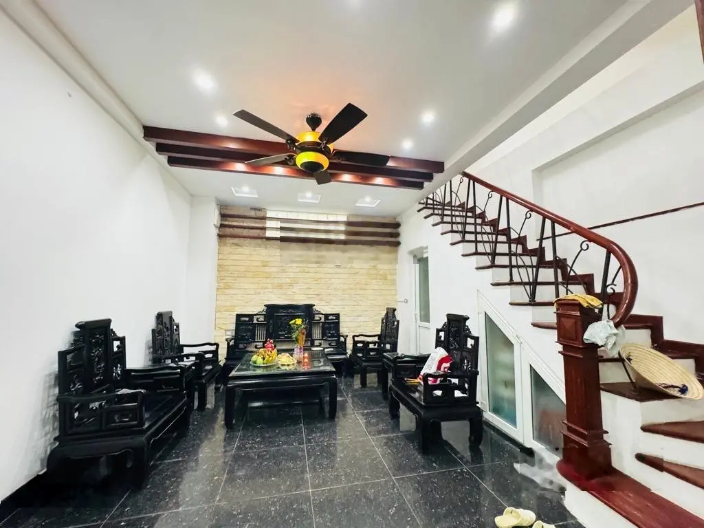Bán nhà Kim Ngưu - ô tô đỗ gần - trước nhà rộng thoáng - 45m2 - 5 tầng. Giá: 6,6 tỷ. LH: 0779 548 ***