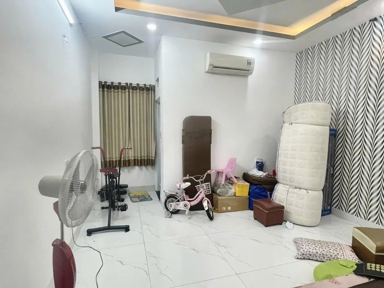 Bán nhà đường Gò Xoài - HXH - 68m ( 4 x 17 ) Vuông 4 Tầng 5PN Tặng Full nội thất như hình