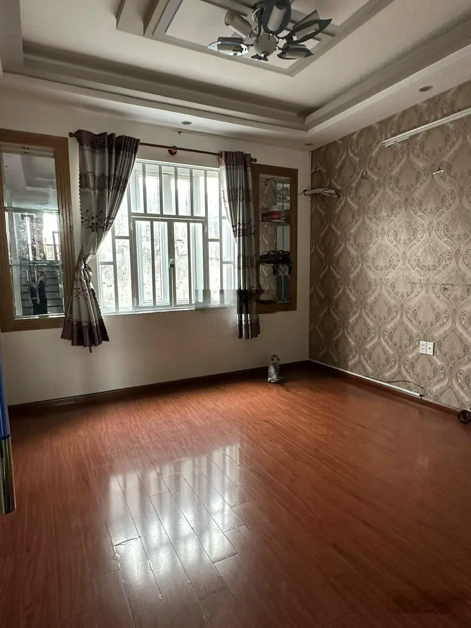 Chính chủ. Nhà 1 trệt 1 lững 2 lầu sân thượng. Hẻm 1 xẹt Lê Văn Thọ P11 GV . Đối diện CV Làng Hoa