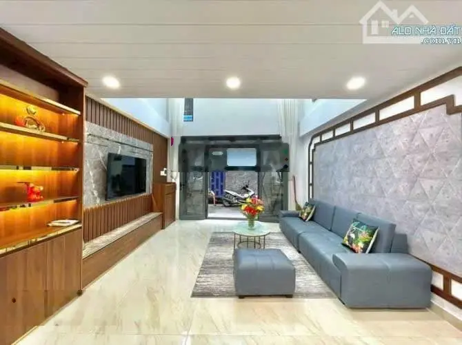 Chỉ với 4,8 tỷ chốt căn MT Hoa Sứ, P2, Q. Phú Nhuận 4 tầng - 60m2. Ngay Phố ẩm Thực Phan Xích Long