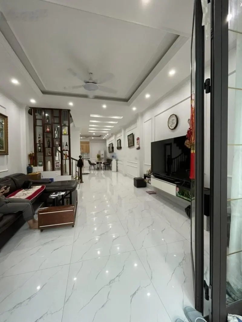 Nhà đẹp Lai Xá 52m2 - xây 4 T - ôtô đỗ cửa - ở sướng - cực hiếm nhỉnh 4 tỷ - gần đường 32